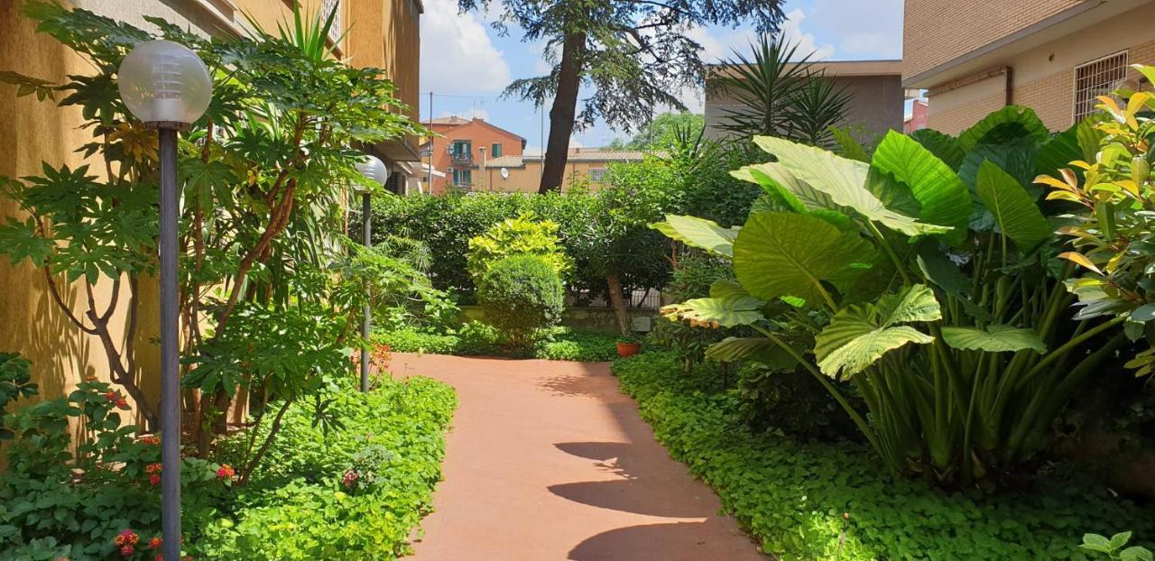 In Terrazza Da Giusy Bed & Breakfast Рим Екстериор снимка